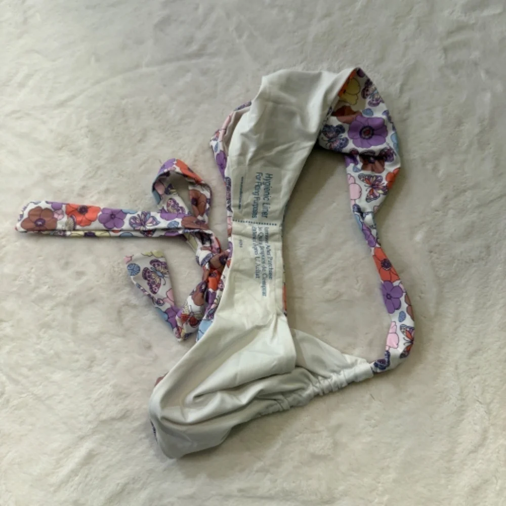 Frankies Bikinis new without